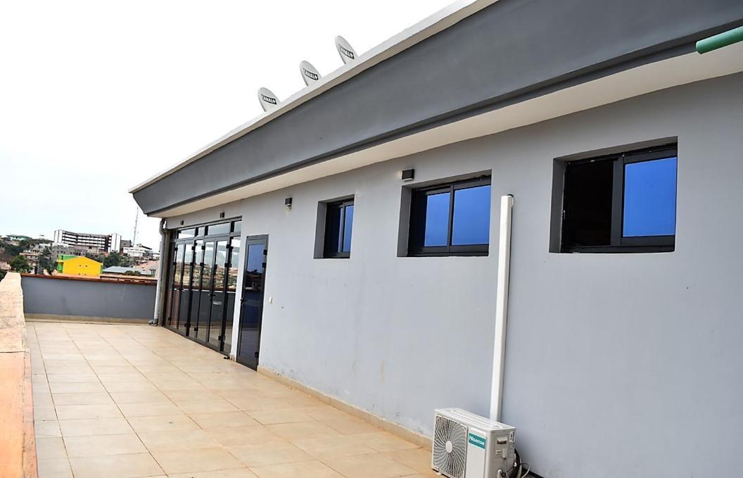 Residence L'Ecrin Yaoundé Exteriör bild